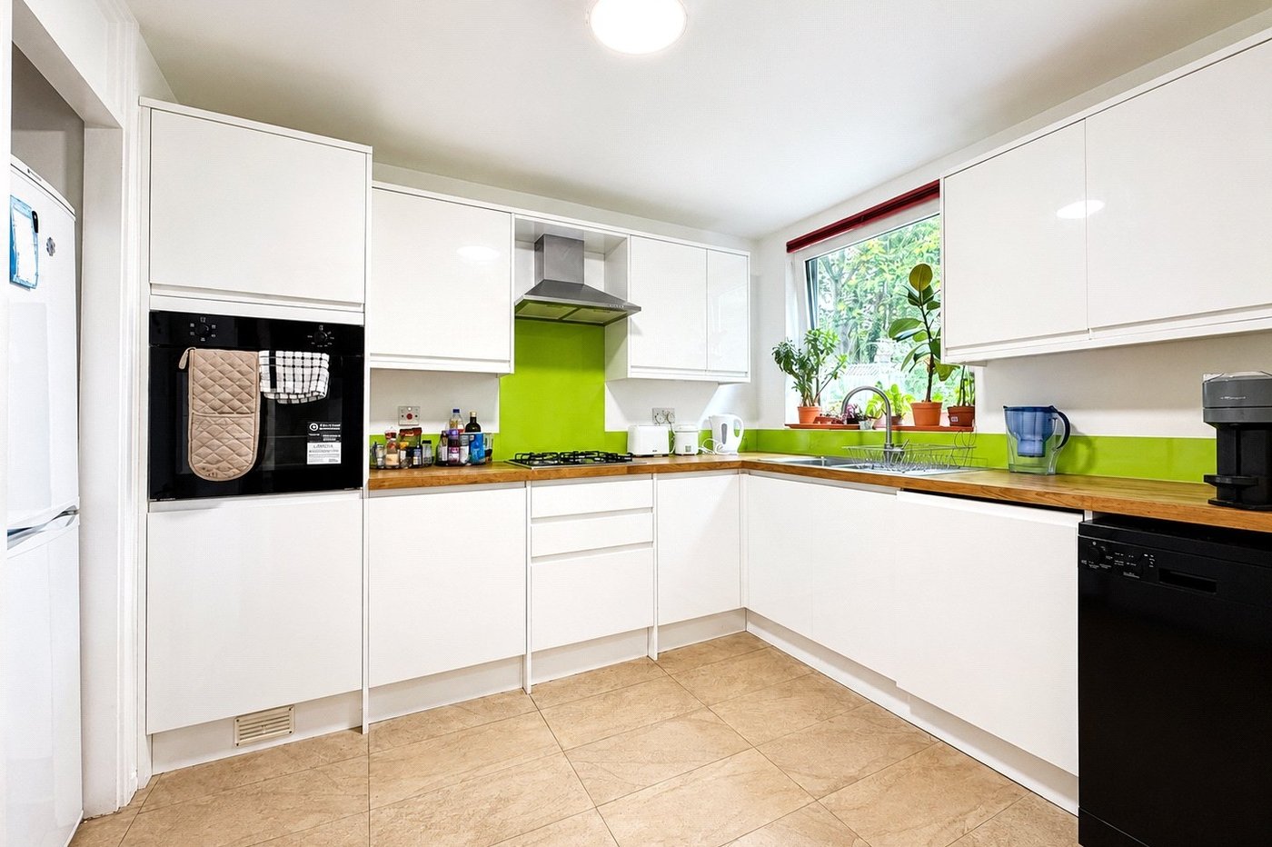 2 bedroom property for sale in London | Robinson Jackson