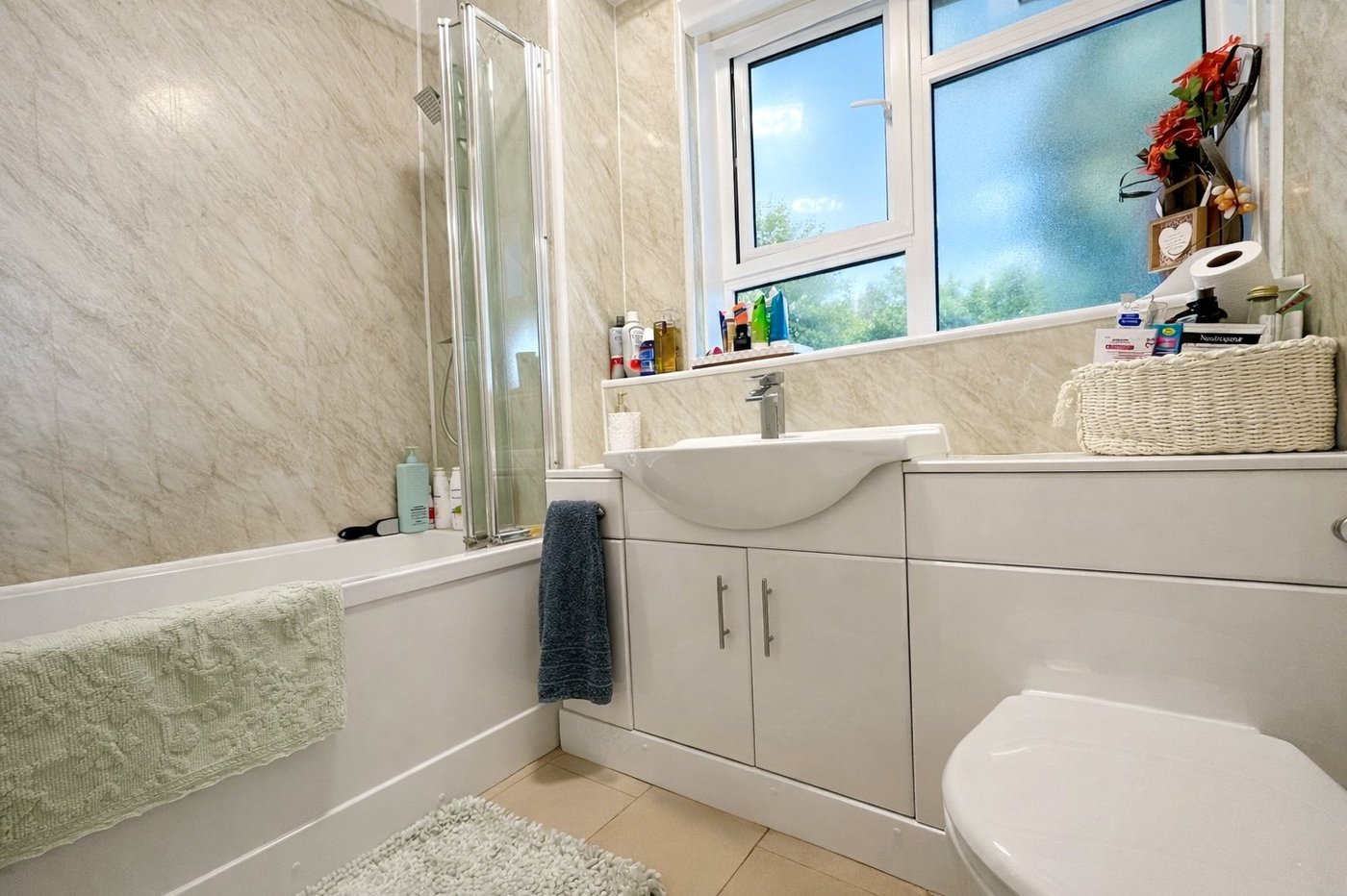 2 bedroom property to rent in London | Robinson Jackson