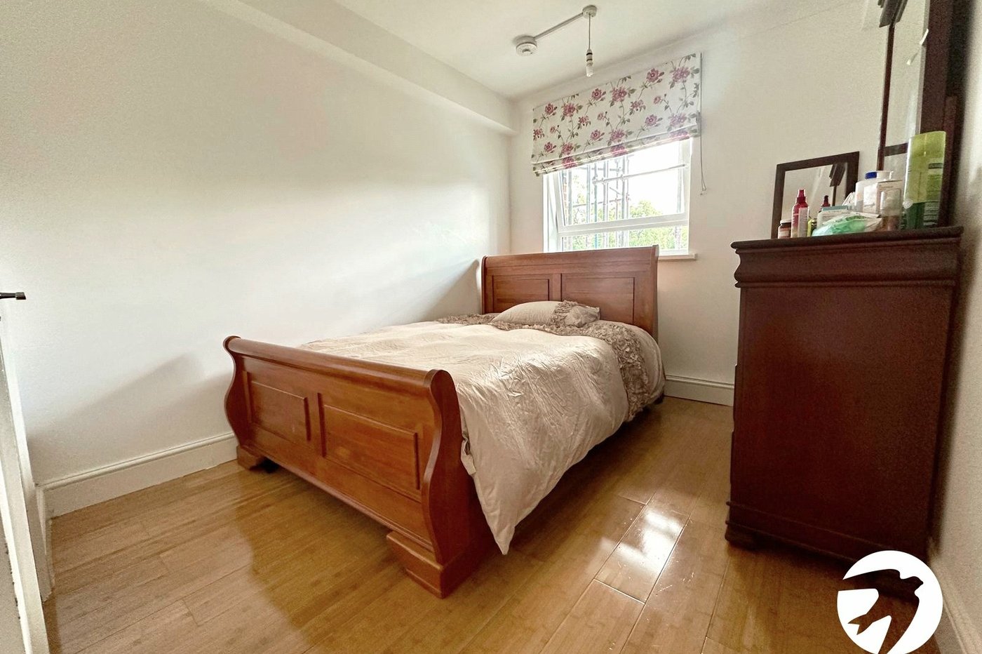 2 bedroom property for sale in London | Robinson Jackson