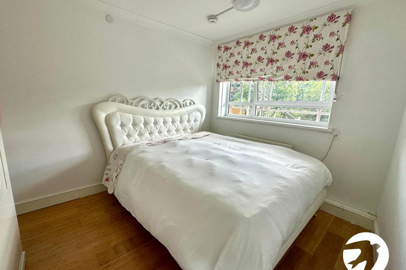 2 bedroom property for sale in London | Robinson Jackson