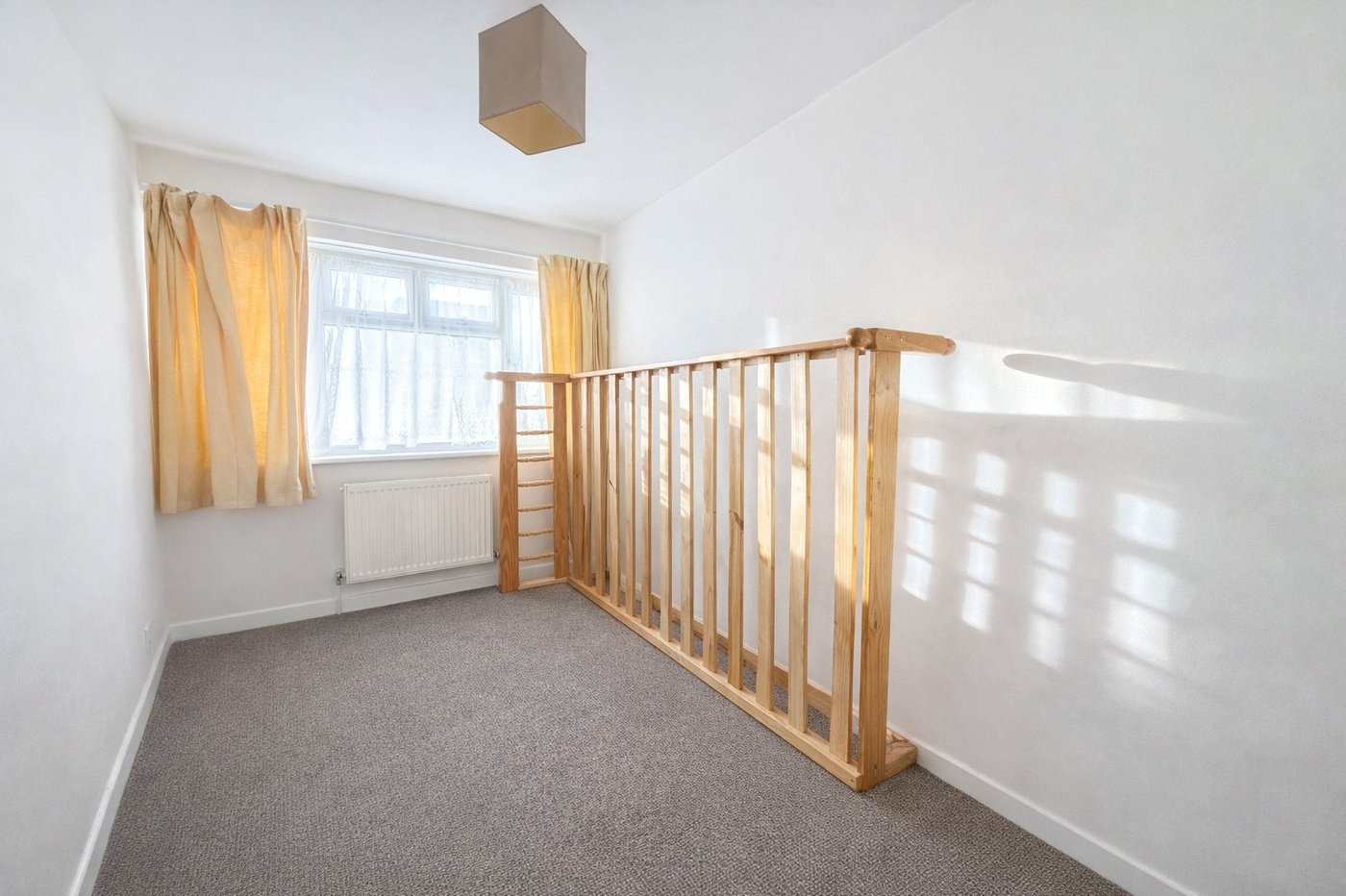 3 bedroom property for sale in London | Robinson Jackson