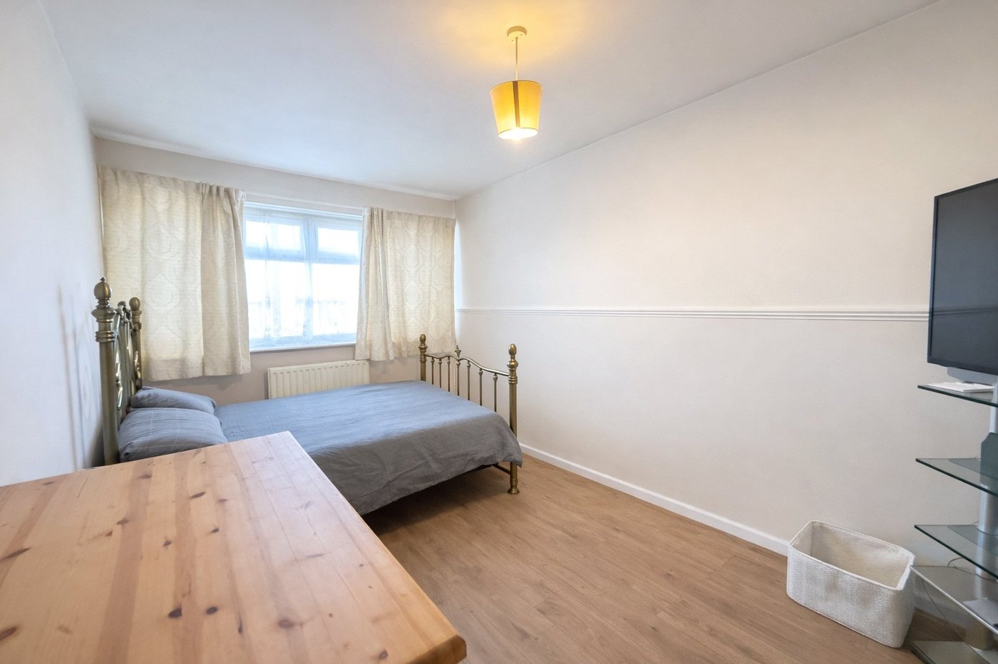 3 bedroom property for sale in London | Robinson Jackson