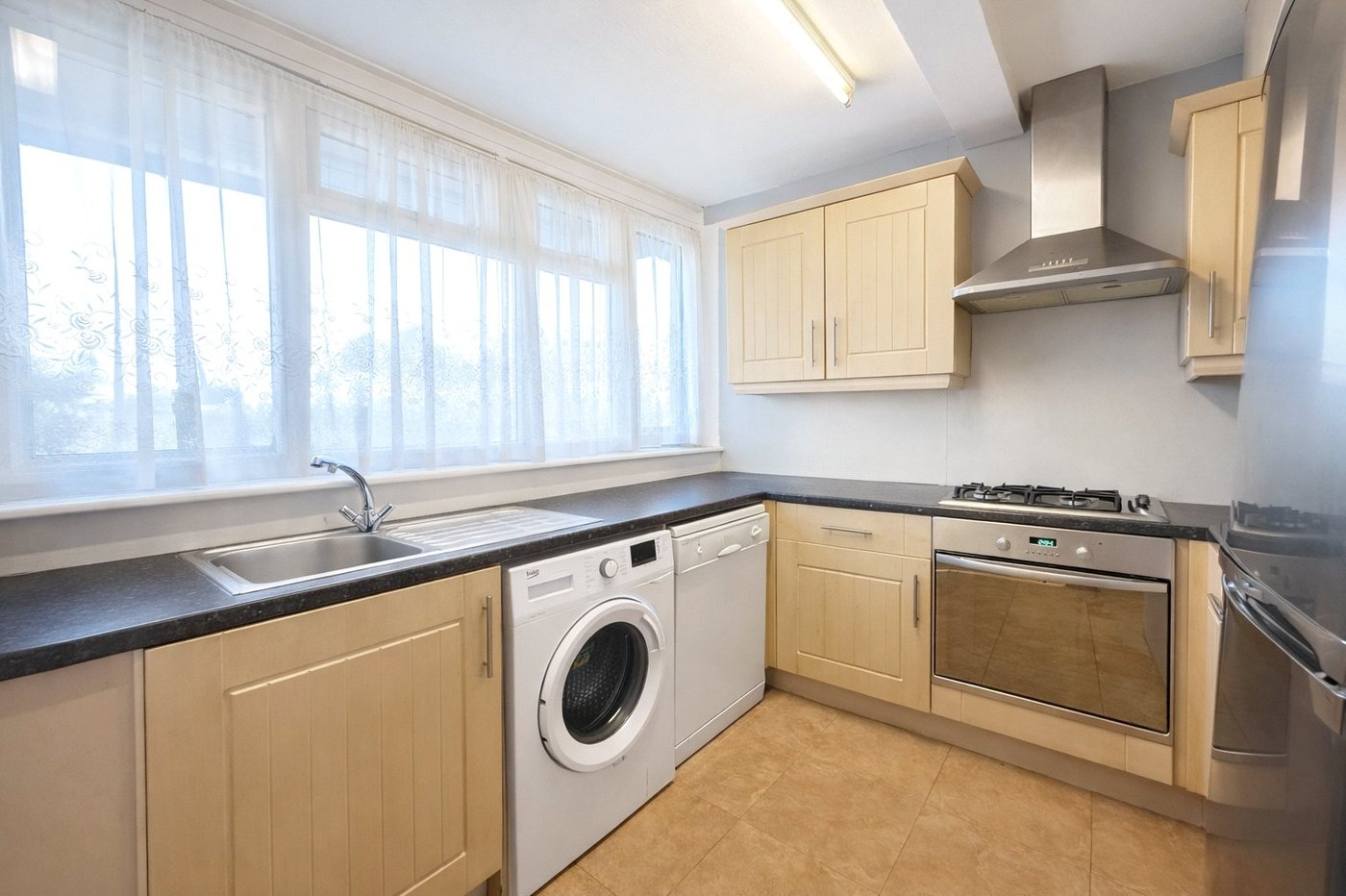 3 bedroom property for sale in London | Robinson Jackson