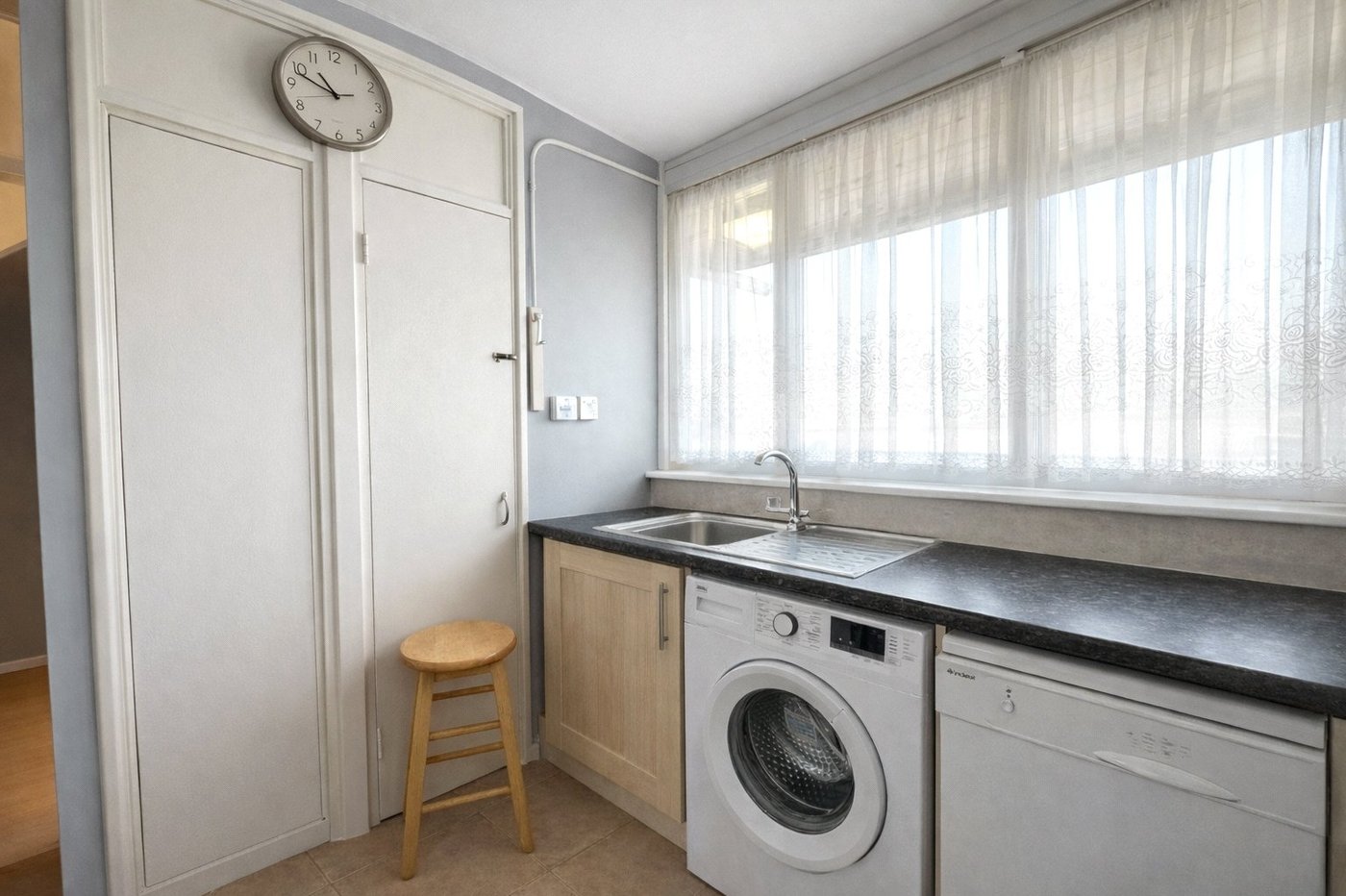 3 bedroom property for sale in London | Robinson Jackson
