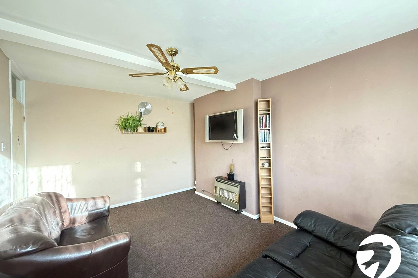 3 bedroom property for sale in London | Robinson Jackson