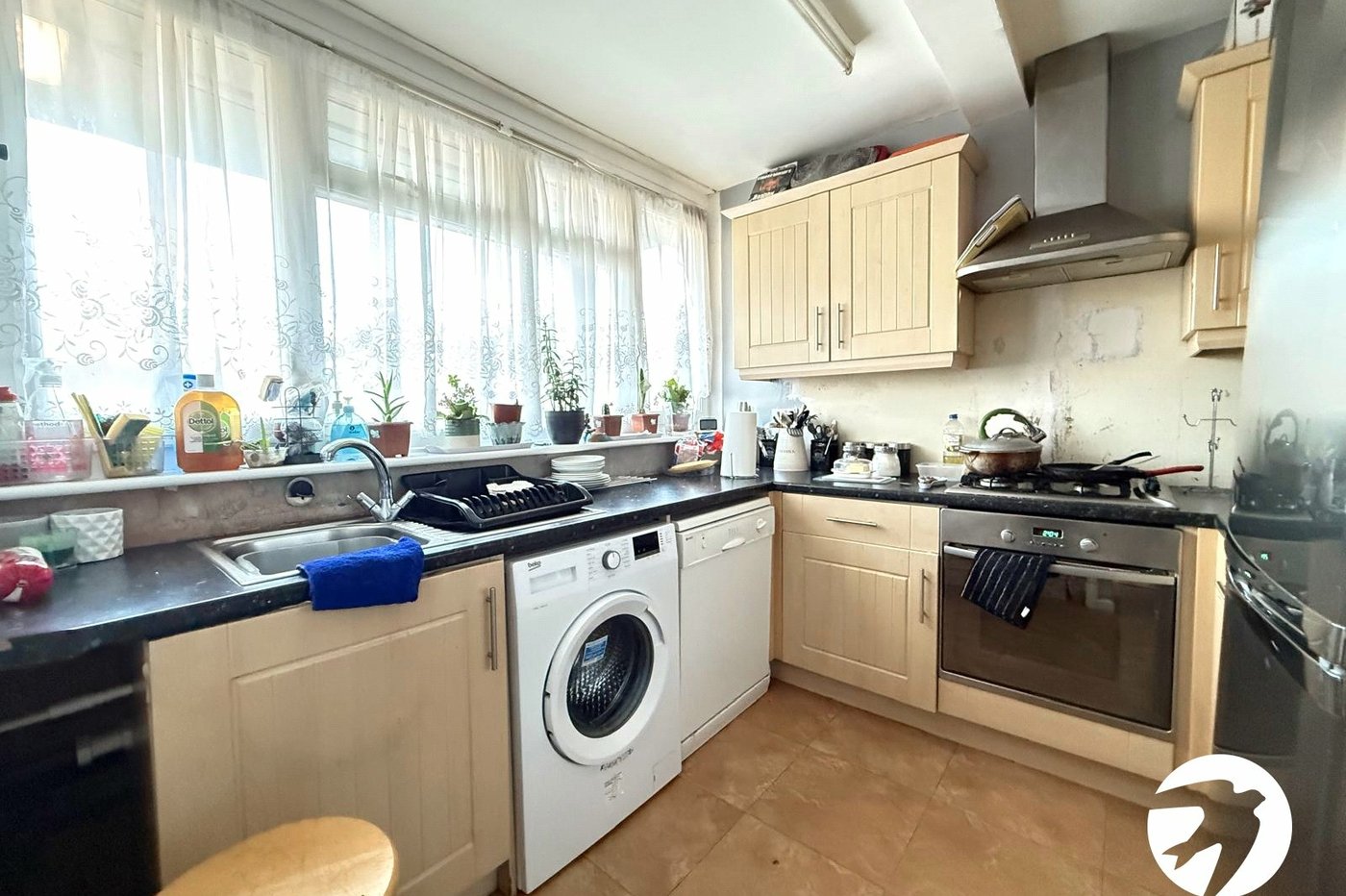 3 bedroom property for sale in London | Robinson Jackson