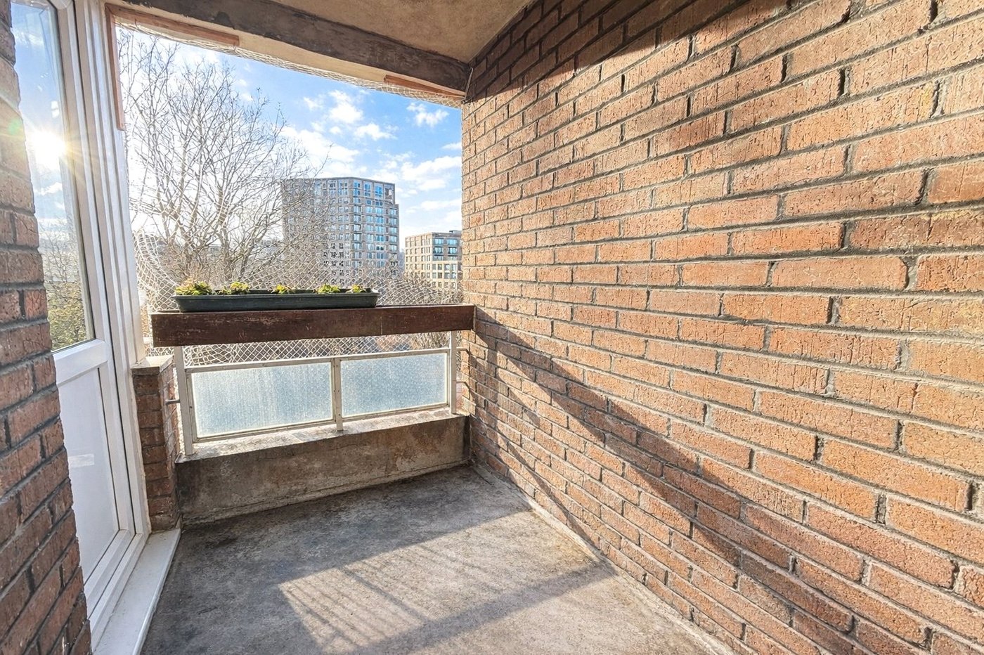 3 bedroom property for sale in London | Robinson Jackson