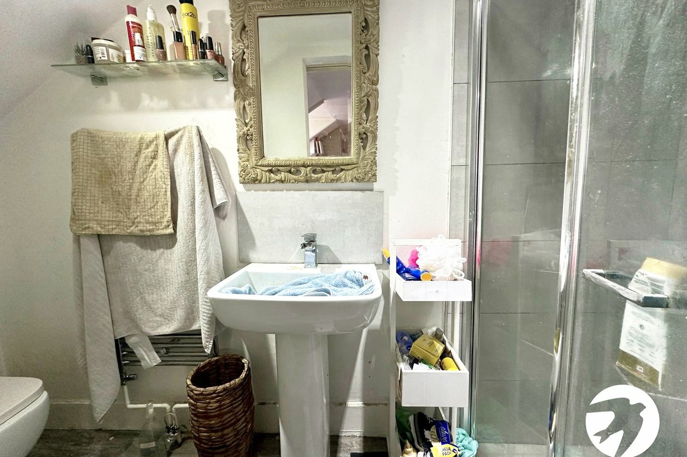 2 bedroom property for sale in London | Robinson Jackson