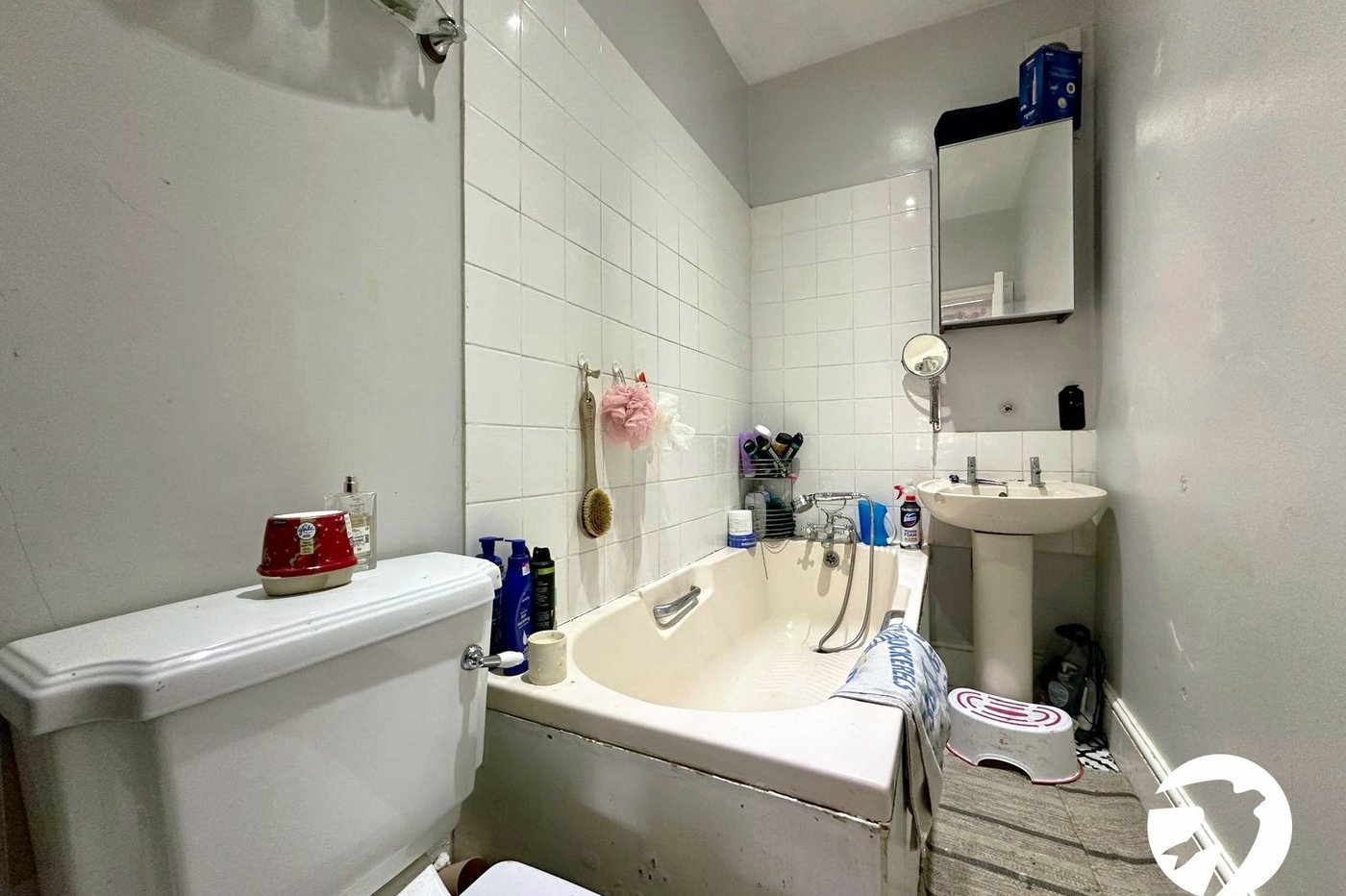 2 bedroom property for sale in London | Robinson Jackson