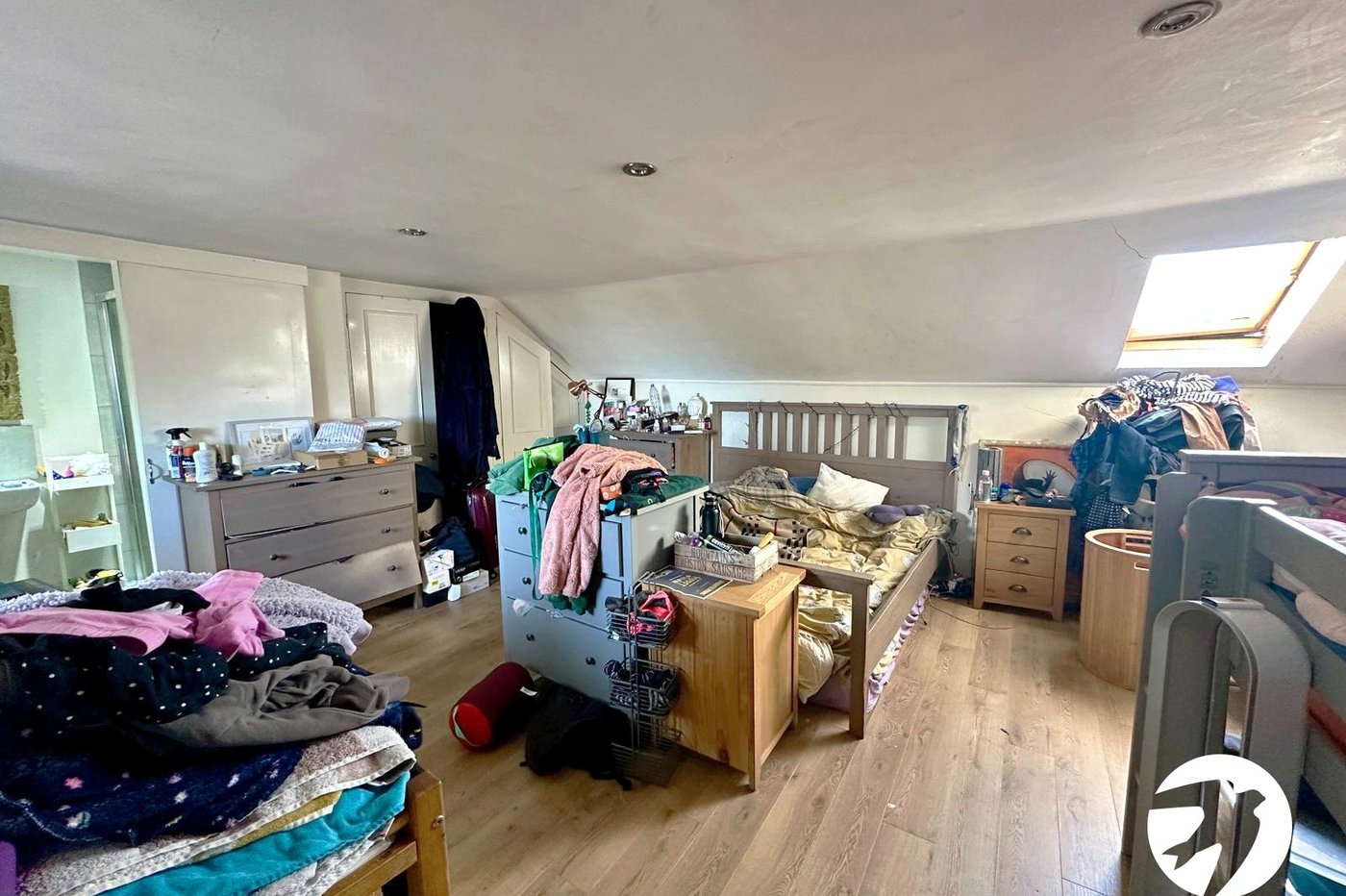 2 bedroom property for sale in London | Robinson Jackson