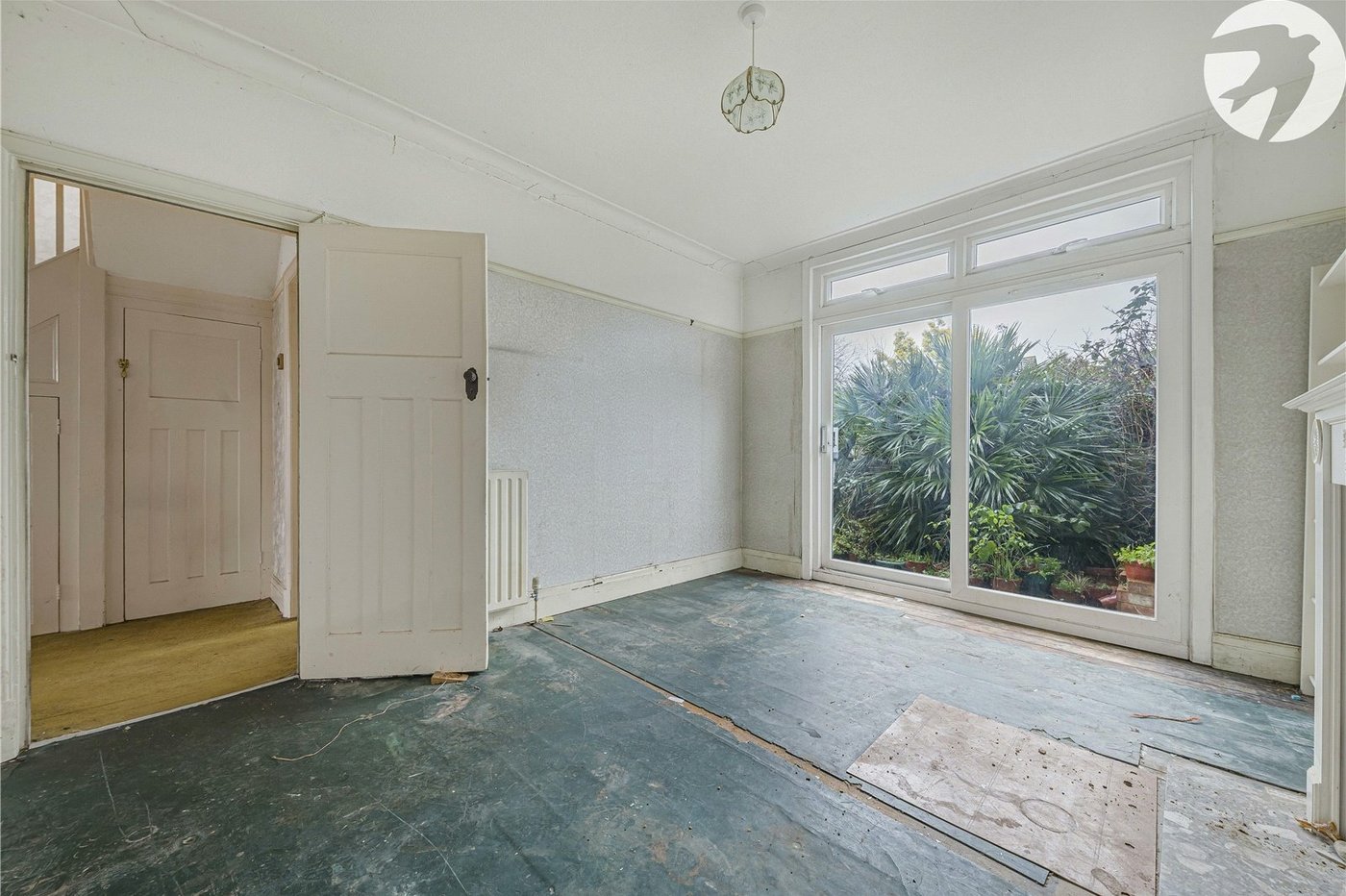 3 bedroom house for sale in London | Robinson Jackson