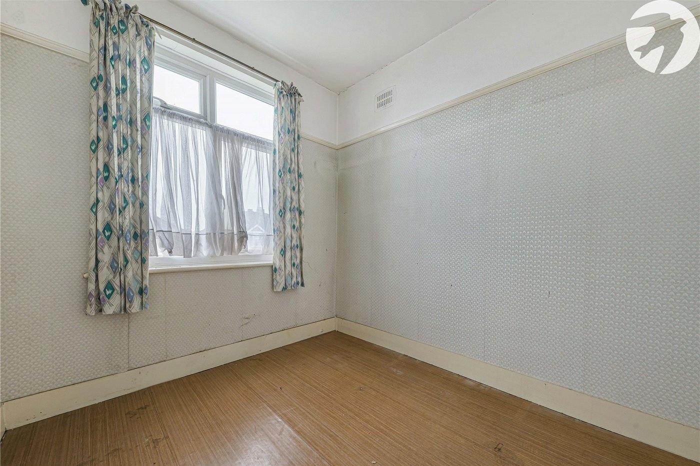 3 bedroom house for sale in London | Robinson Jackson