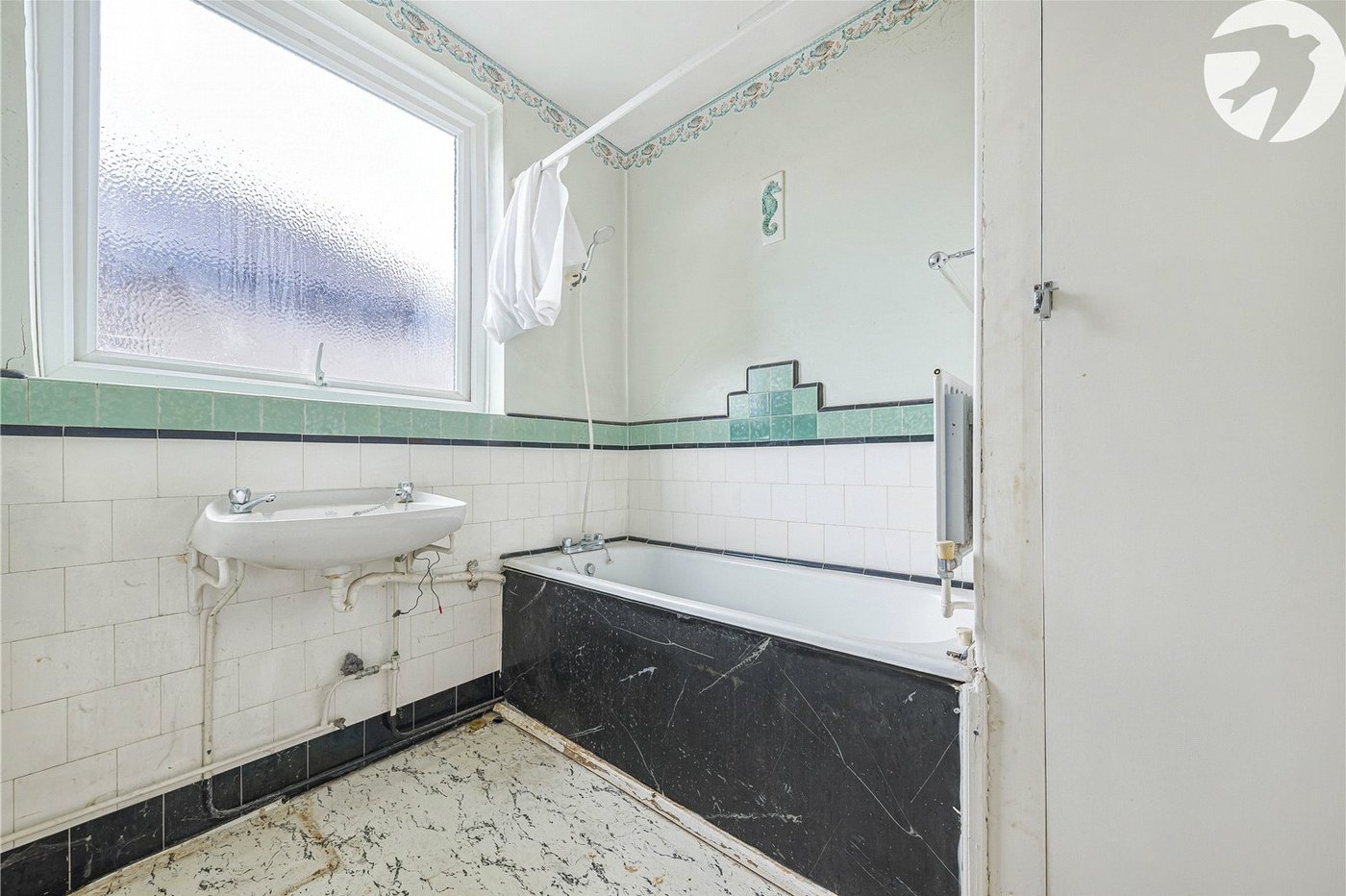 3 bedroom house for sale in London | Robinson Jackson