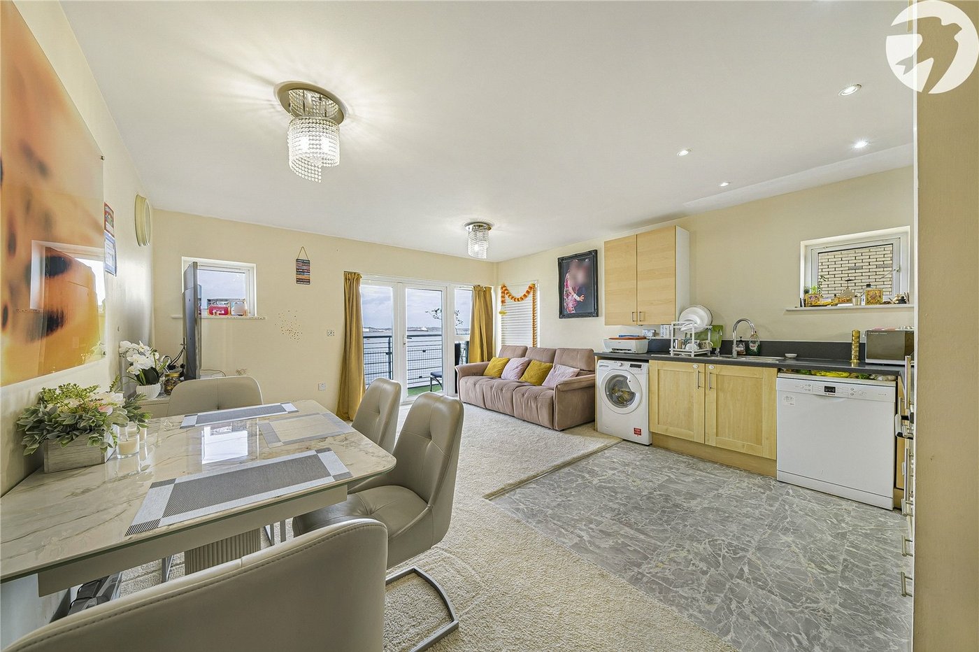 2 bedroom property for sale in Greenhithe | Robinson Jackson