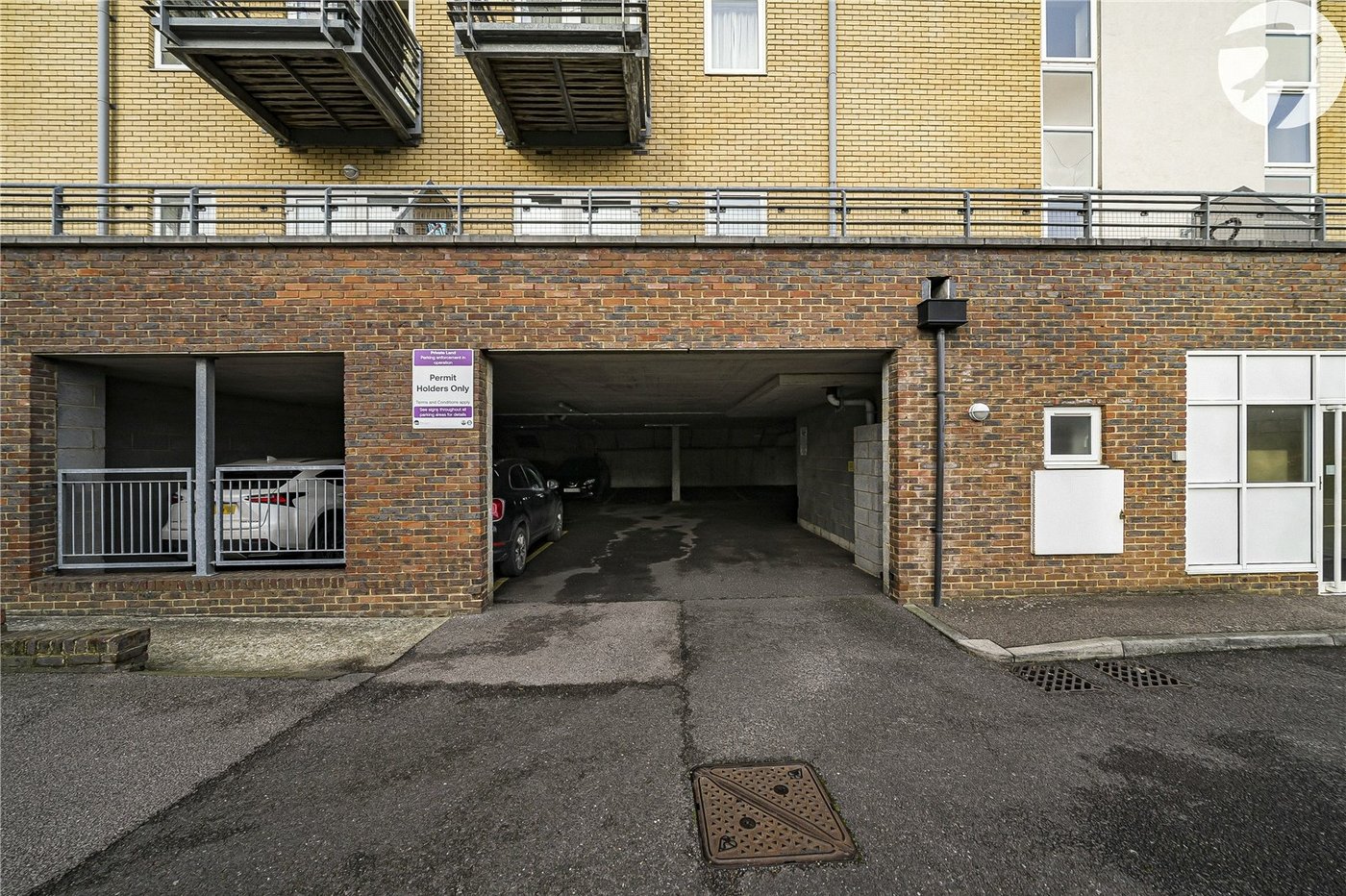 2 bedroom property for sale in Greenhithe | Robinson Jackson