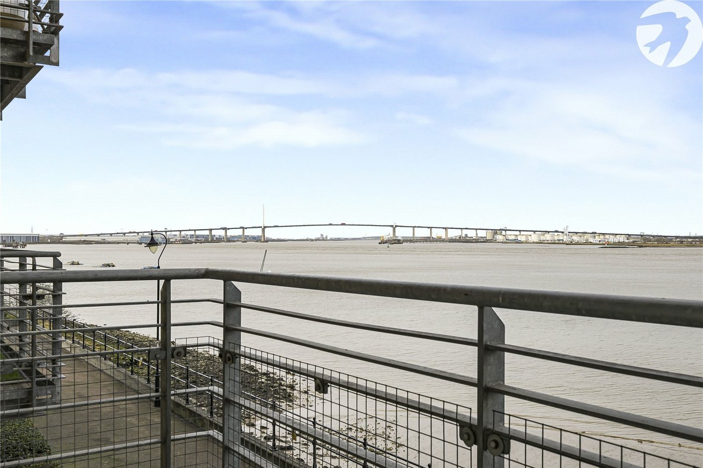 2 bedroom property for sale in Greenhithe | Robinson Jackson