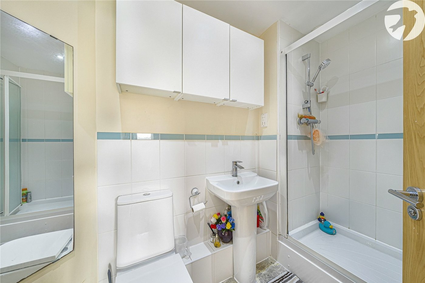 2 bedroom property for sale in Greenhithe | Robinson Jackson