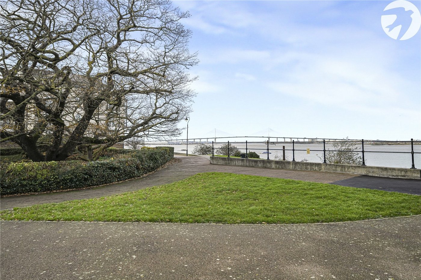2 bedroom property for sale in Greenhithe | Robinson Jackson