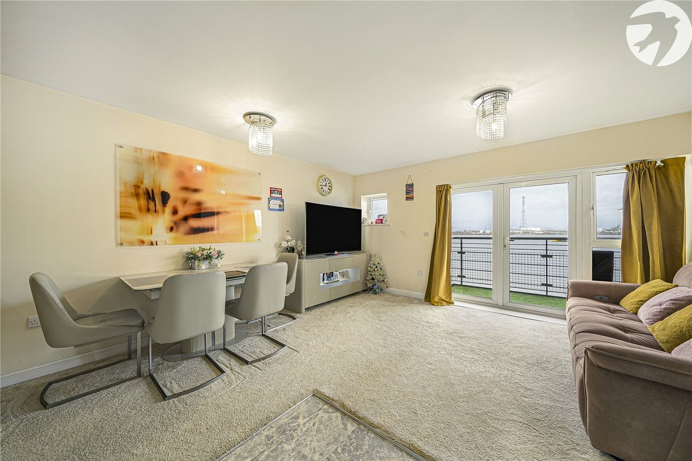 2 bedroom property for sale in Greenhithe | Robinson Jackson