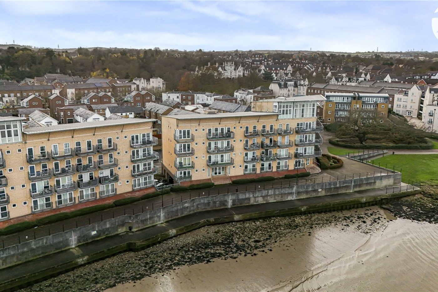 2 bedroom property for sale in Greenhithe | Robinson Jackson