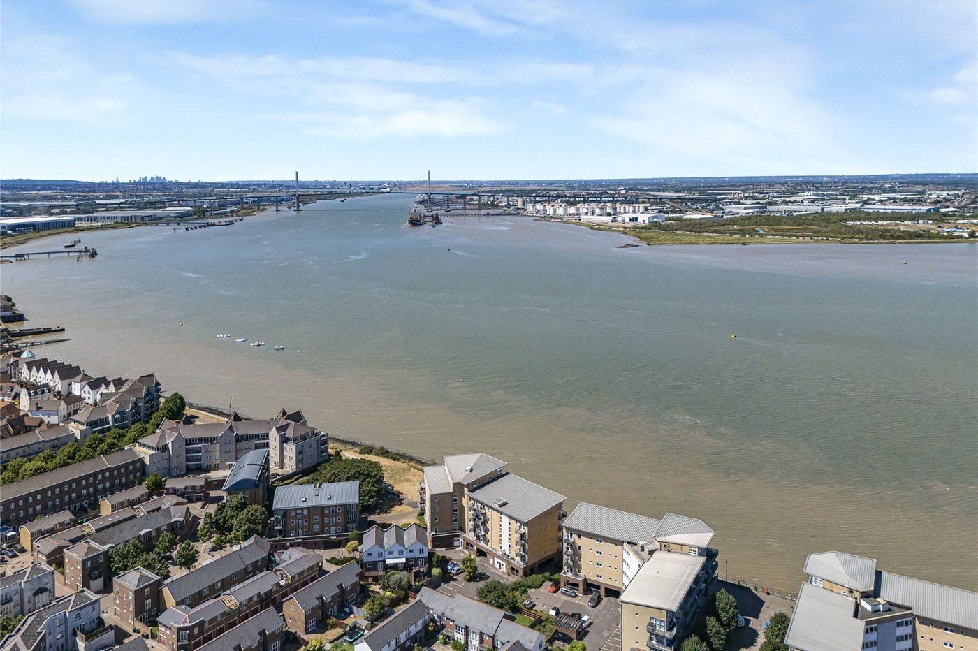 2 bedroom property for sale in Greenhithe | Robinson Jackson