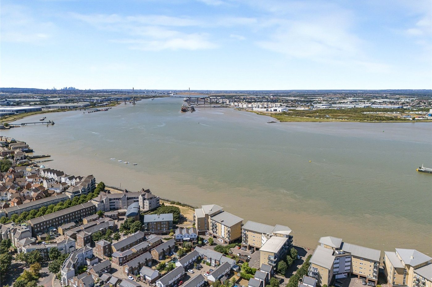 2 bedroom property for sale in Greenhithe | Robinson Jackson