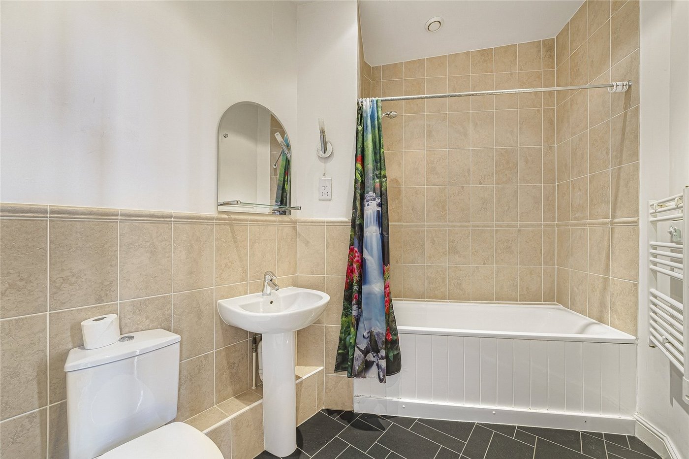 2 bedroom property for sale in Greenhithe | Robinson Jackson