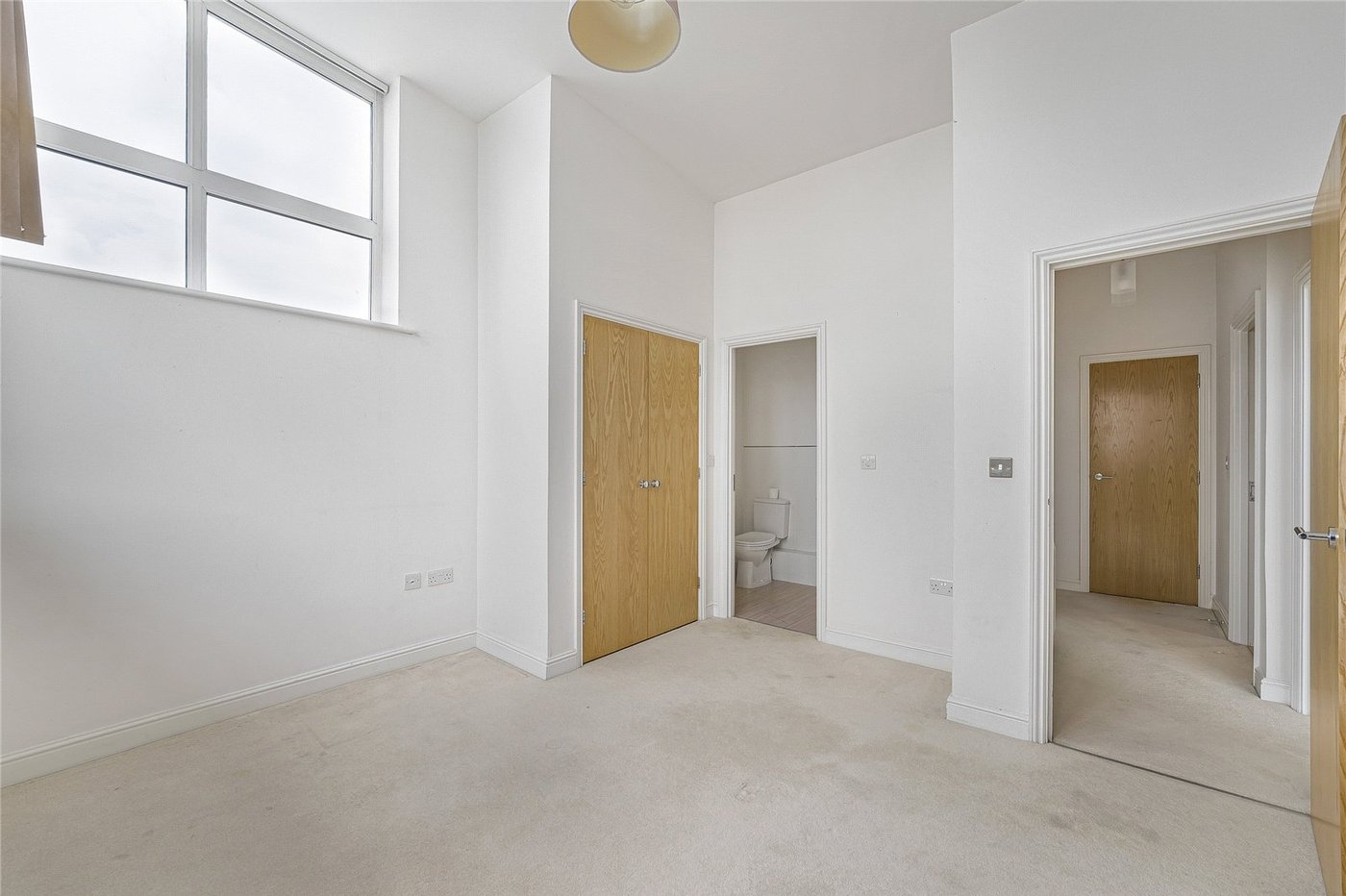 2 bedroom property for sale in Greenhithe | Robinson Jackson