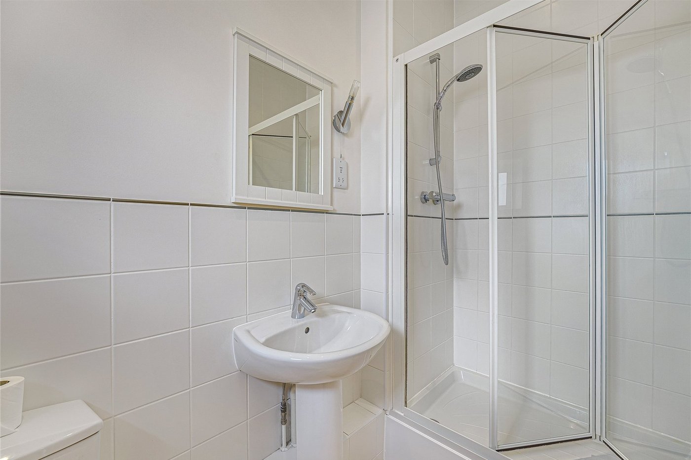 2 bedroom property for sale in Greenhithe | Robinson Jackson