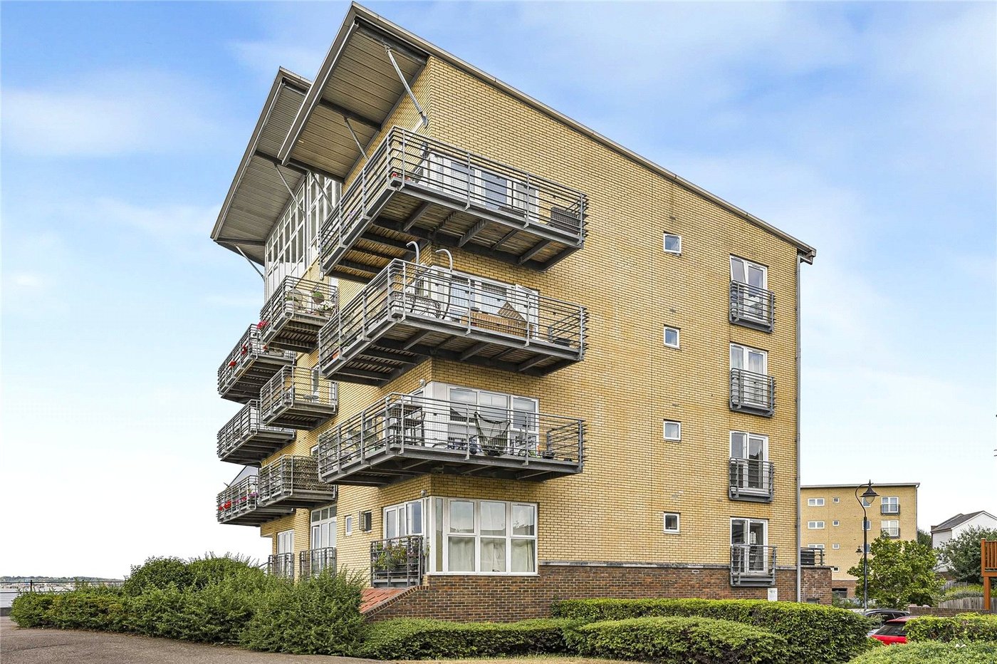 2 bedroom property for sale in Greenhithe | Robinson Jackson