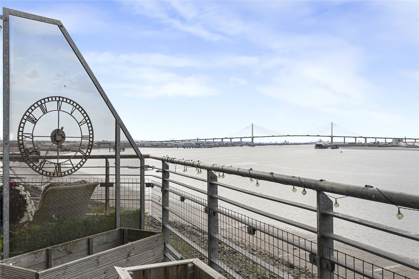 2 bedroom property for sale in Greenhithe | Robinson Jackson