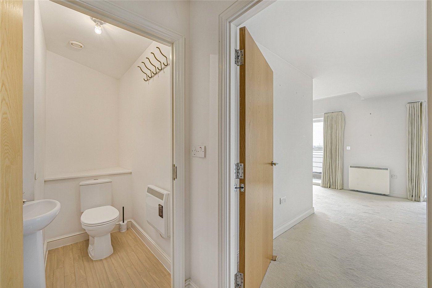 2 bedroom property for sale in Greenhithe | Robinson Jackson