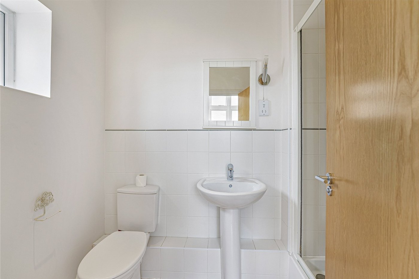 2 bedroom property for sale in Greenhithe | Robinson Jackson