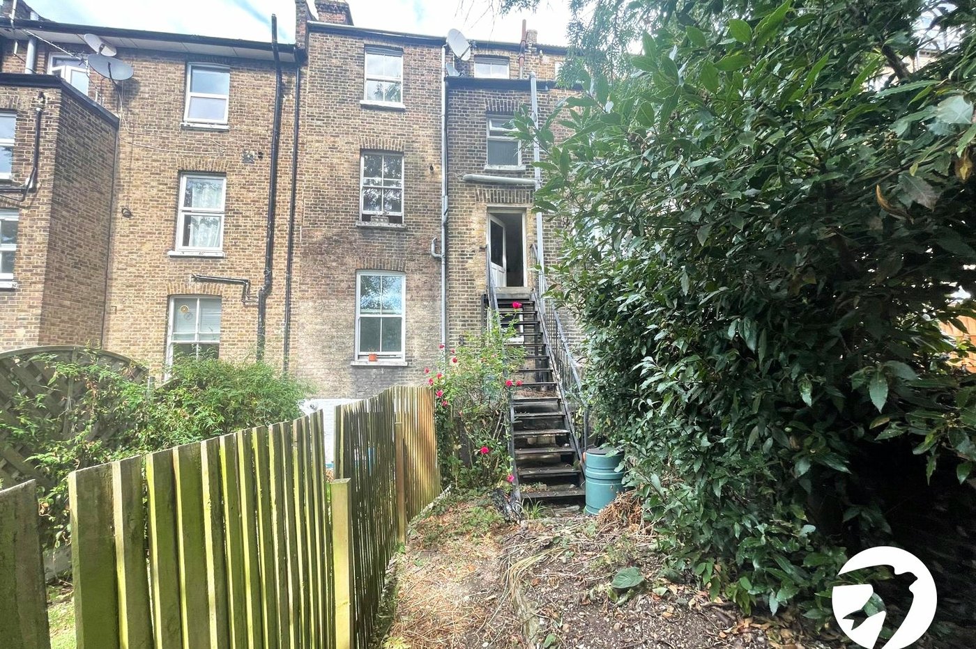 4 bedroom property for sale in London | Robinson Jackson