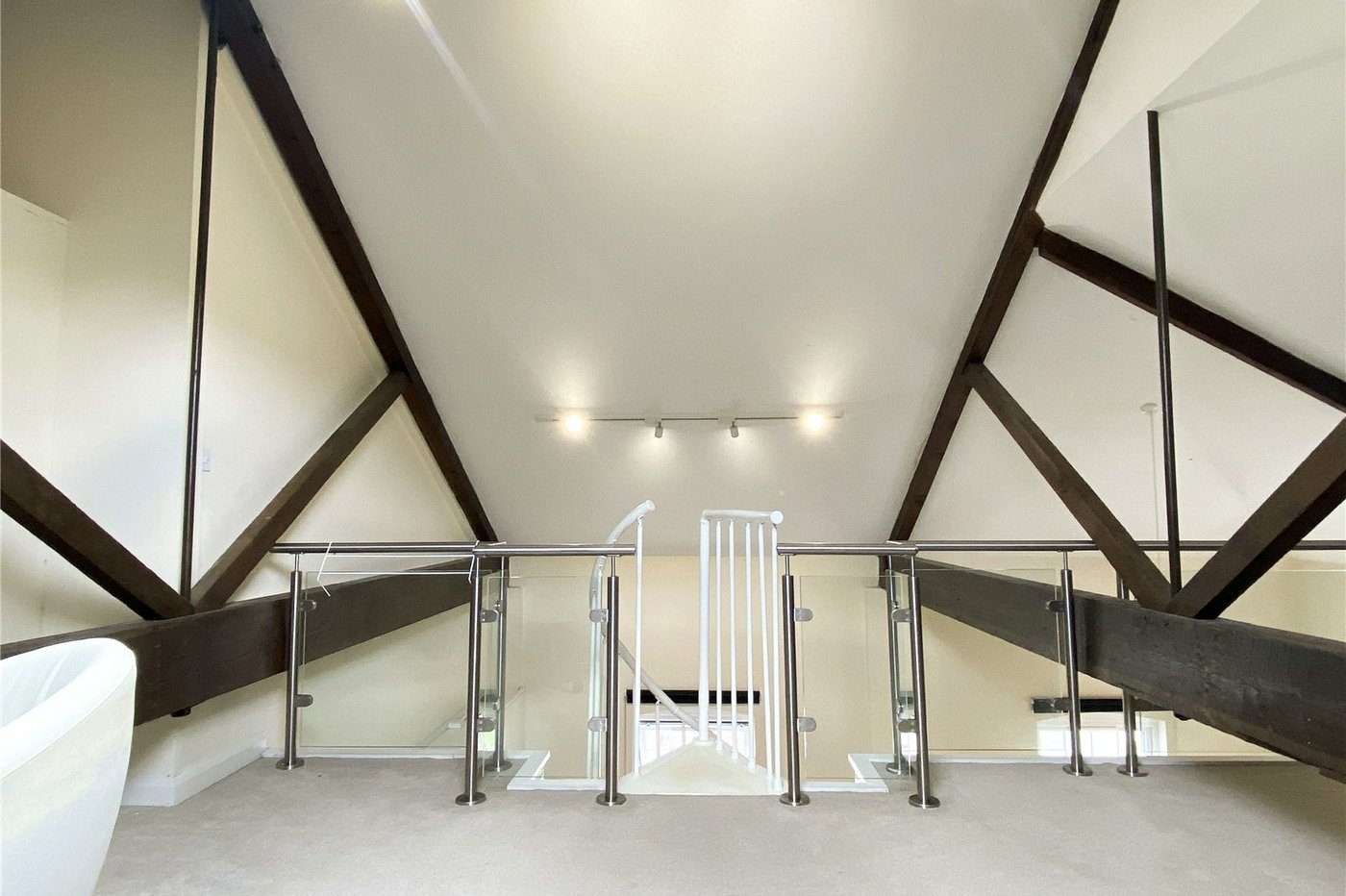 3 bedroom property for sale in Stuart Road | Robinson Michael & Jackson