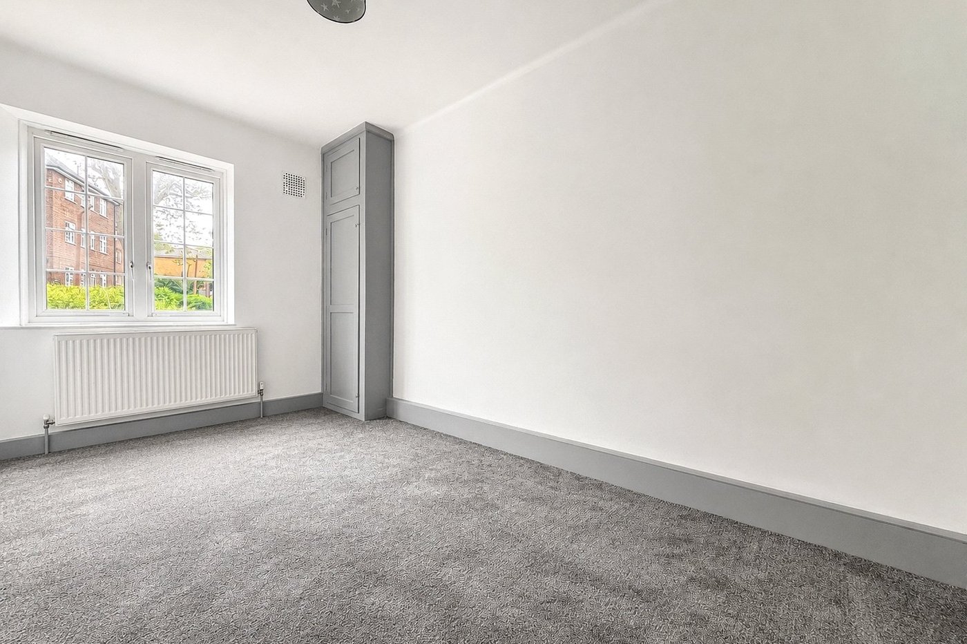 2 bedroom property for sale in Woolwich | Robinson Jackson