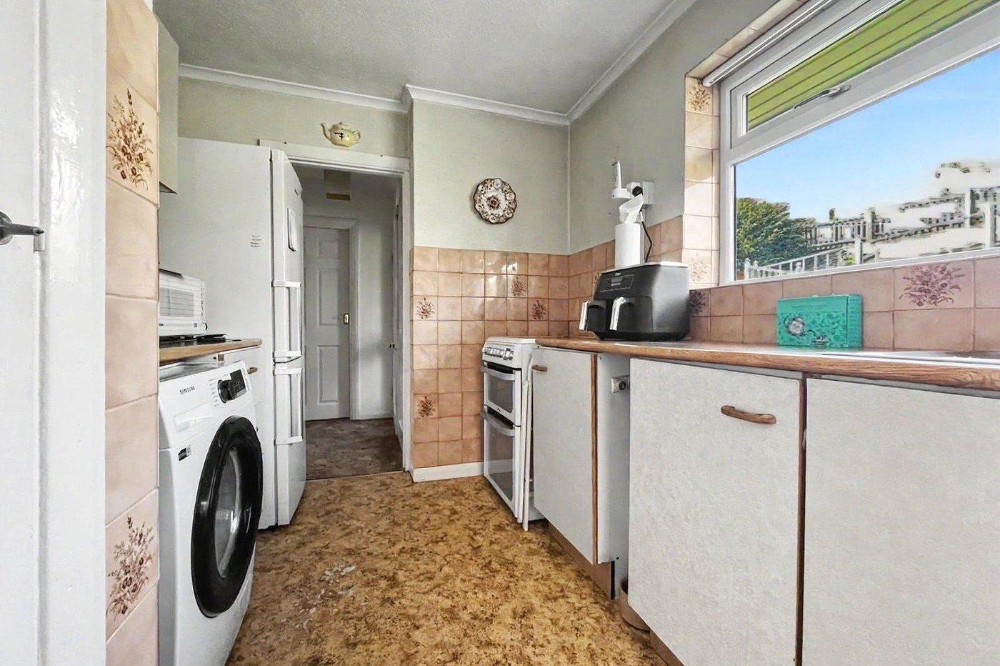 2 bedroom bungalow for sale in Rainham | Robinson Michael & Jackson