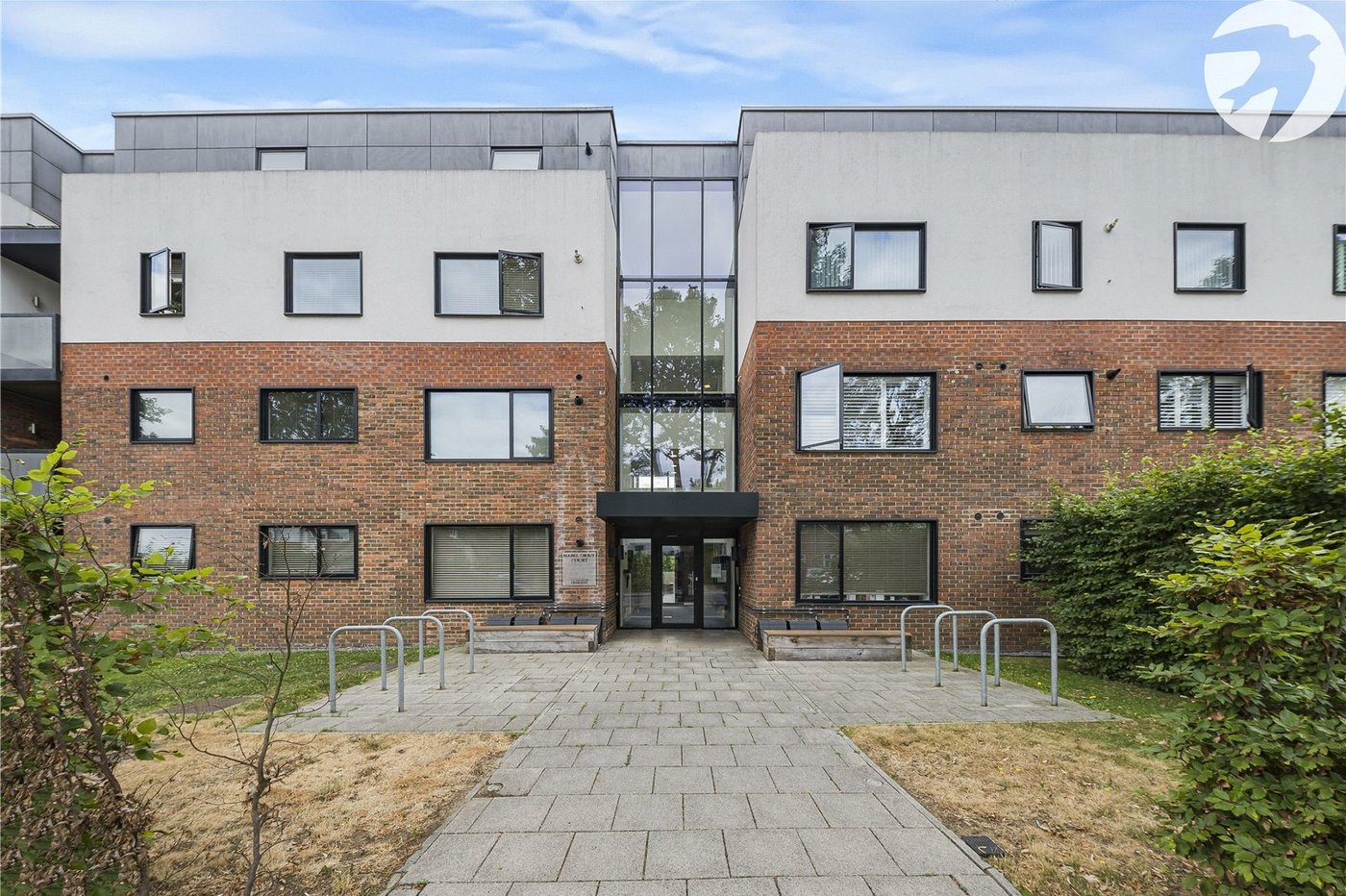 2 bedroom property for sale in London | Robinson Jackson