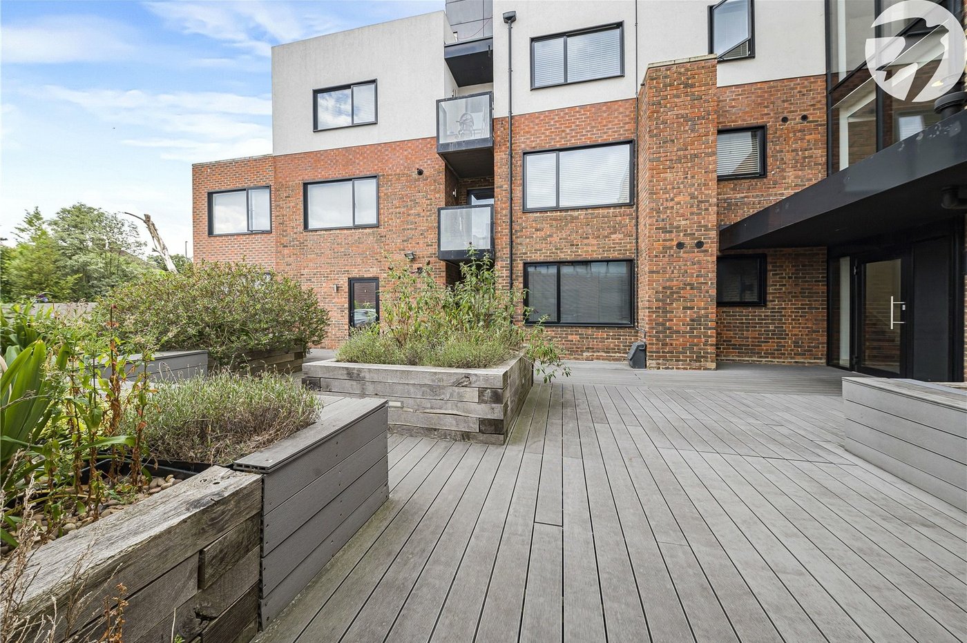 2 bedroom property for sale in London | Robinson Jackson