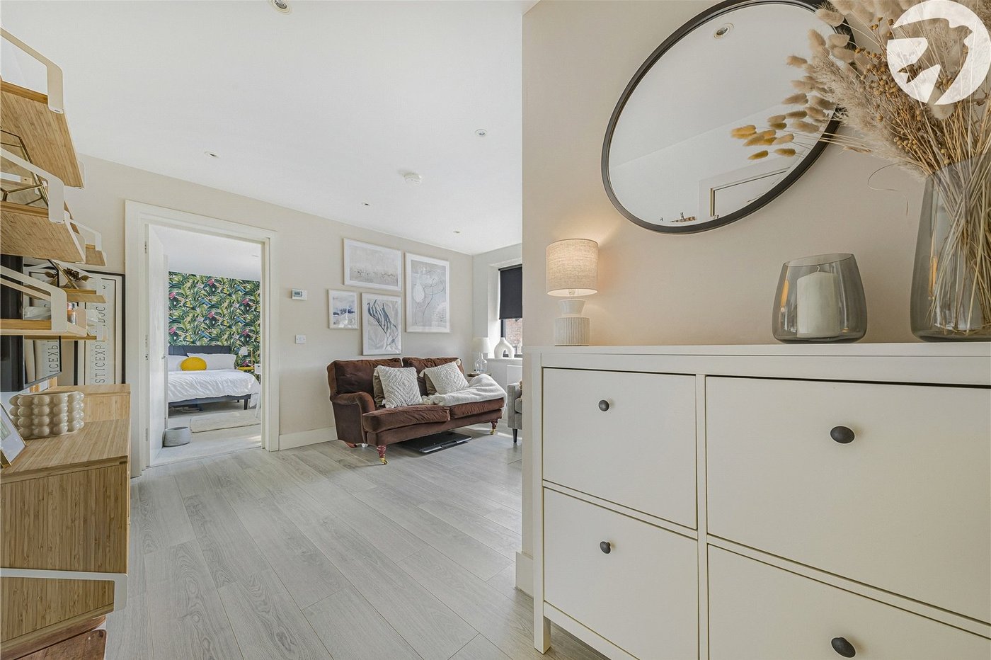 2 bedroom property for sale in London | Robinson Jackson