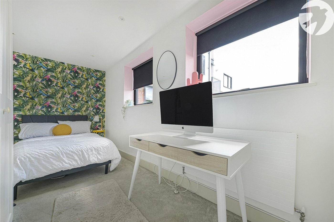 2 bedroom property for sale in London | Robinson Jackson