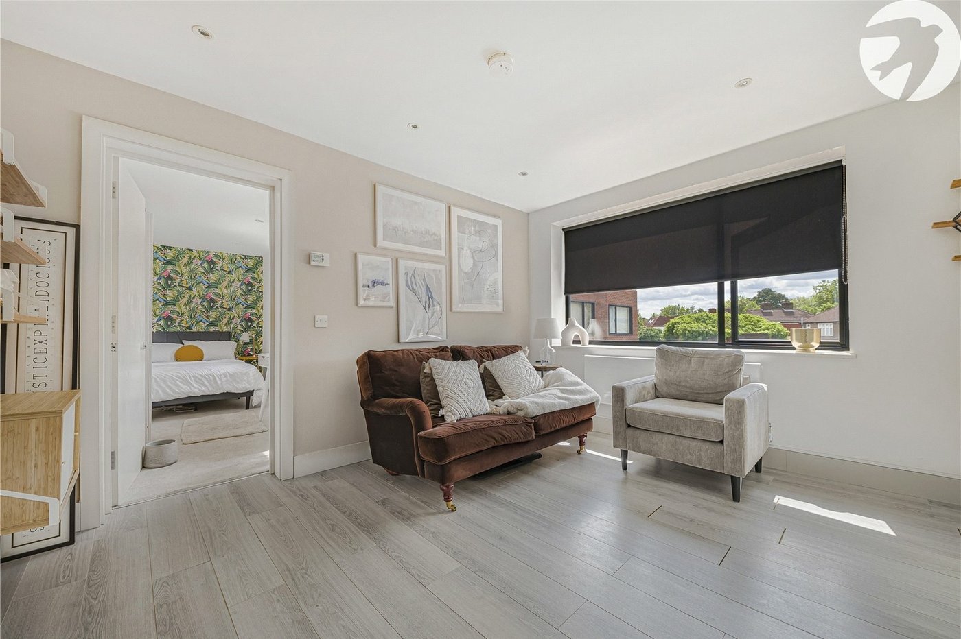 2 bedroom property for sale in London | Robinson Jackson