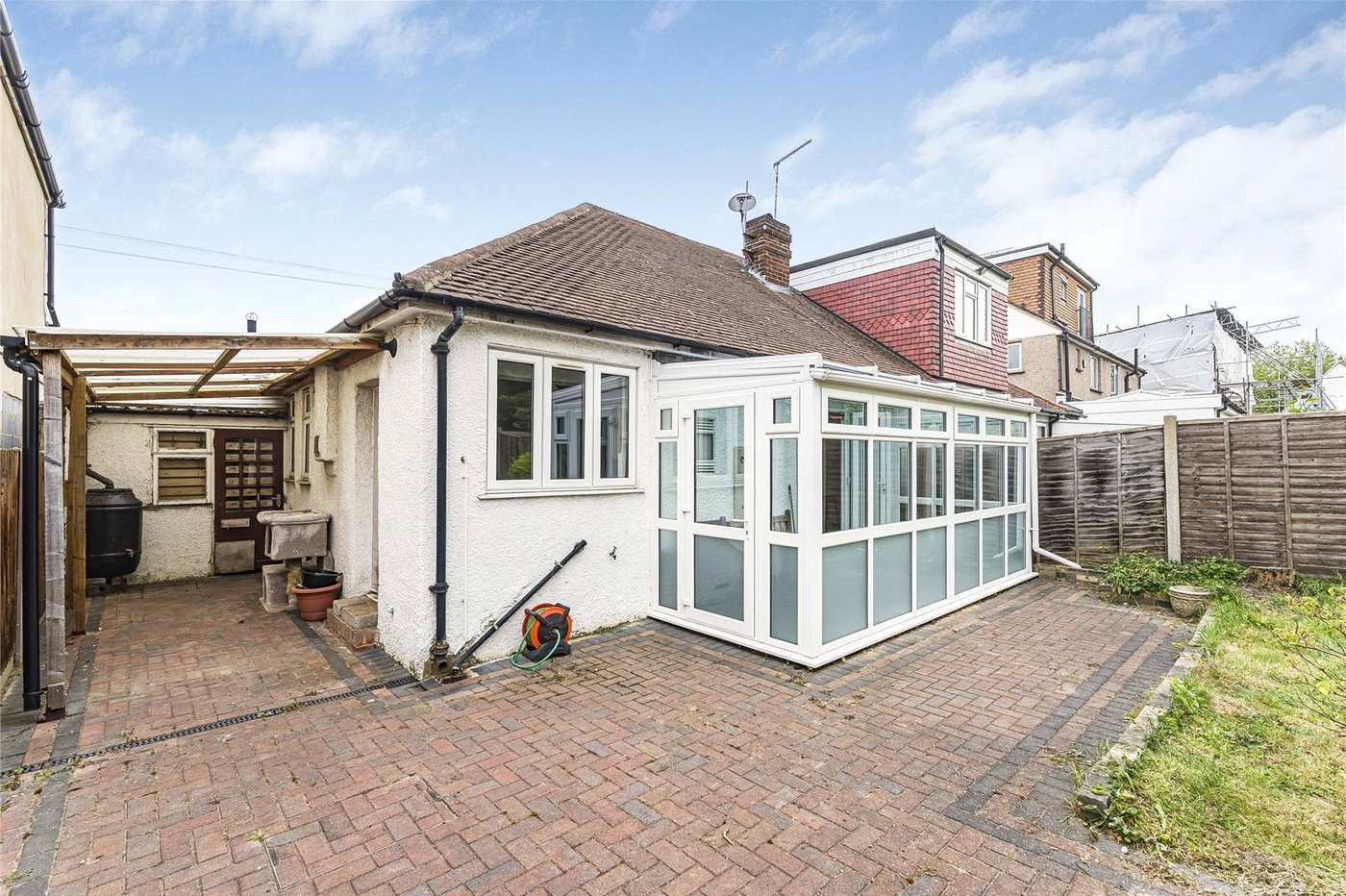 2 bedroom bungalow for sale in London | Robinson Jackson