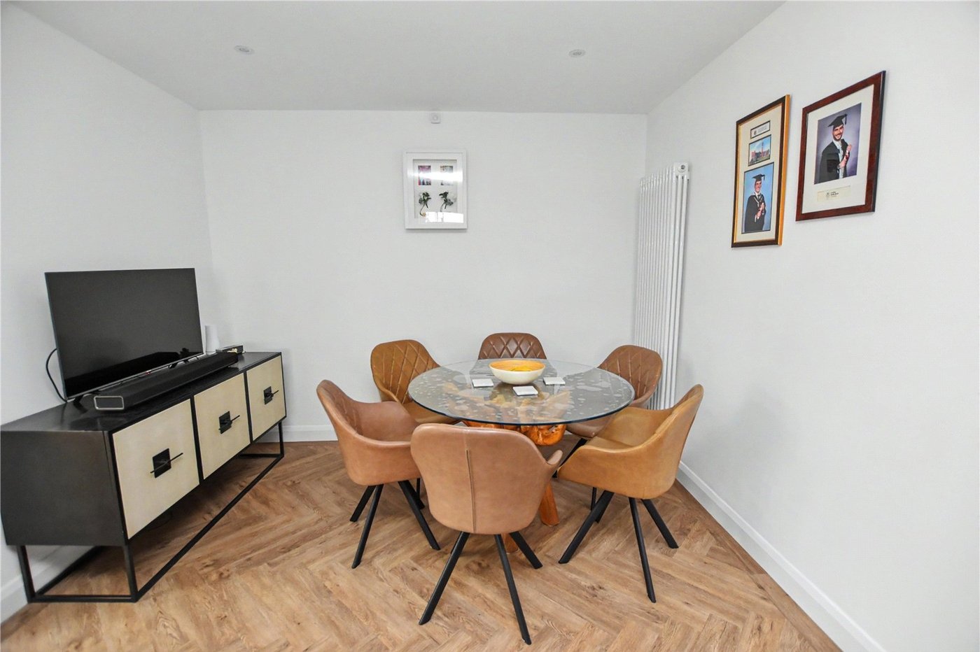 2 bedroom bungalow for sale in Bexleyheath | Robinson Jackson