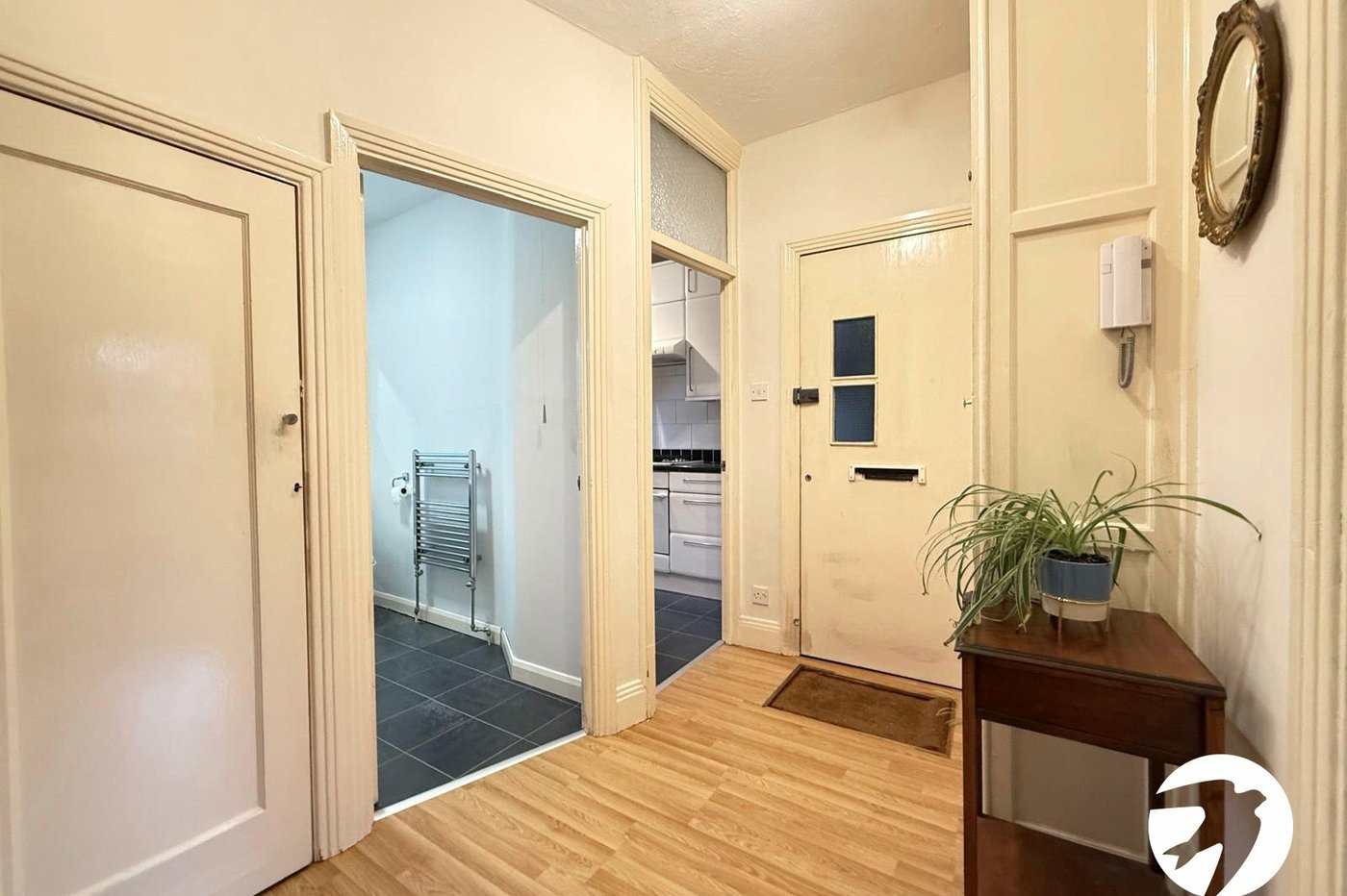 2 bedroom property for sale in London | Robinson Jackson