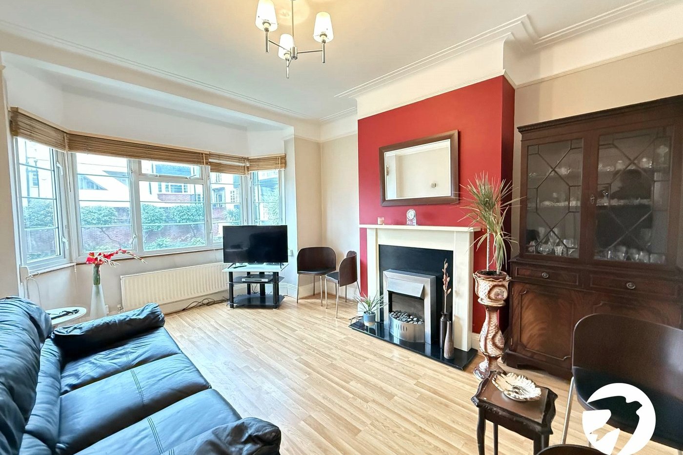2 bedroom property for sale in London | Robinson Jackson