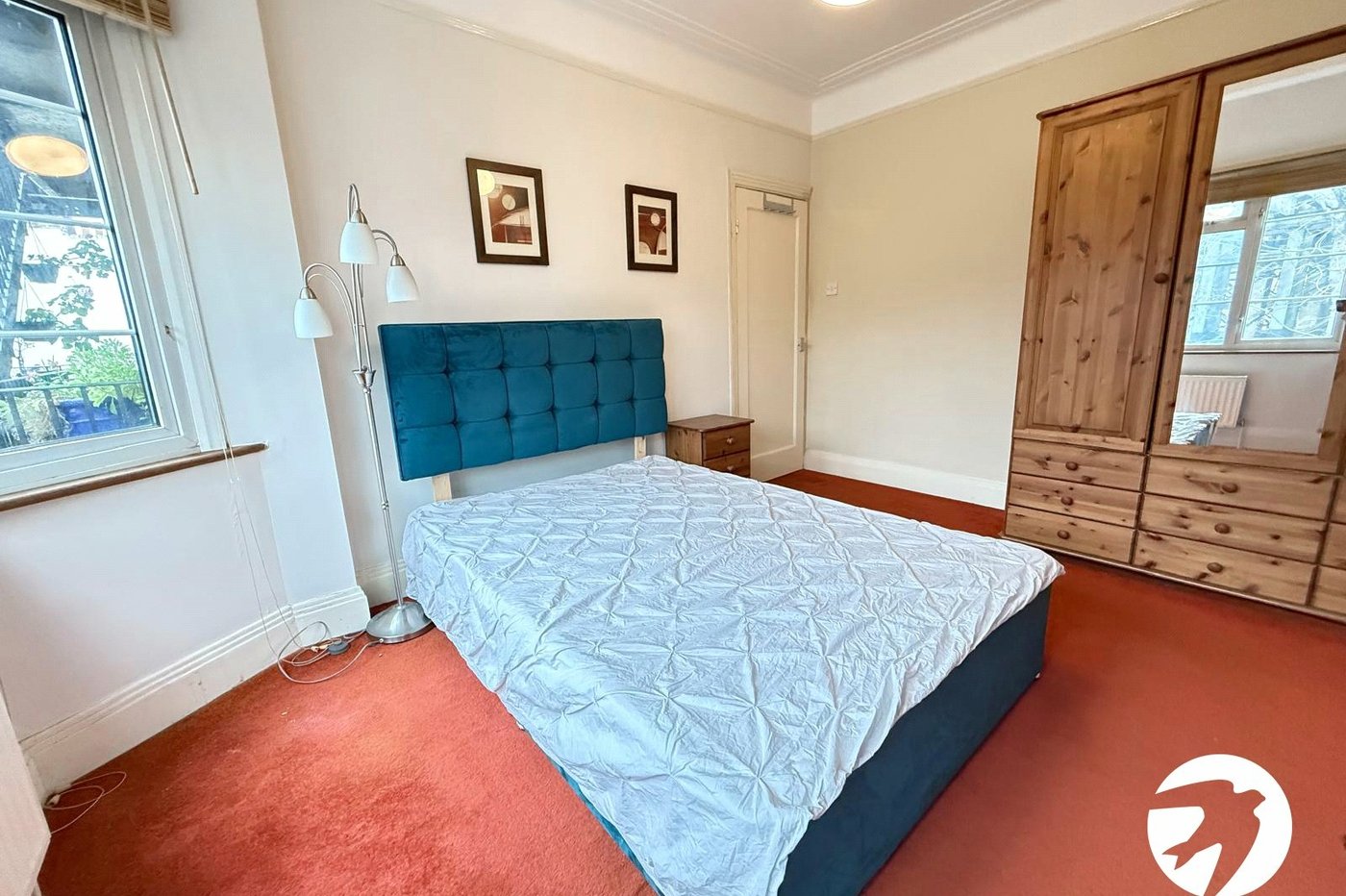 2 bedroom property for sale in London | Robinson Jackson