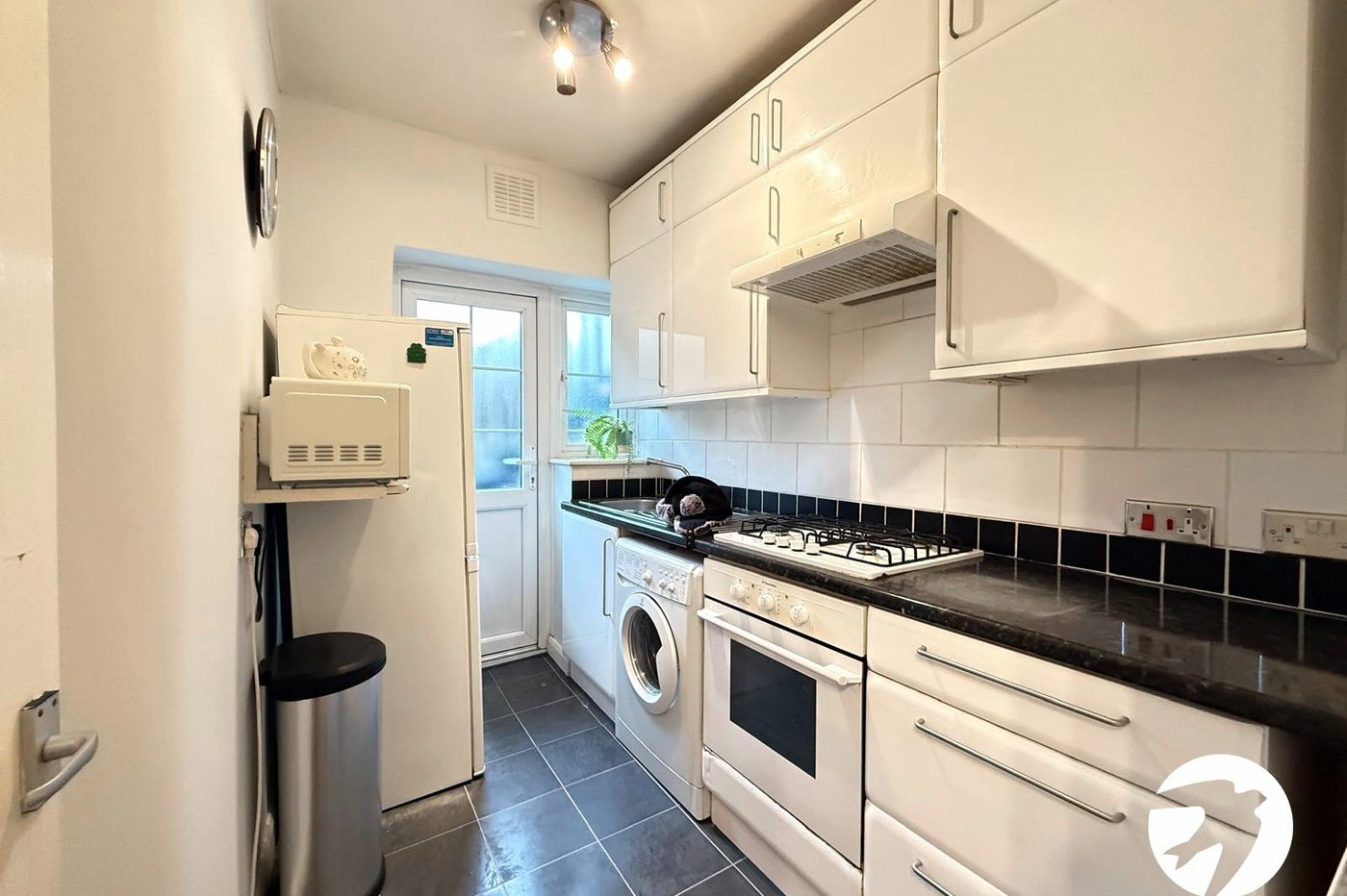 2 bedroom property for sale in London | Robinson Jackson