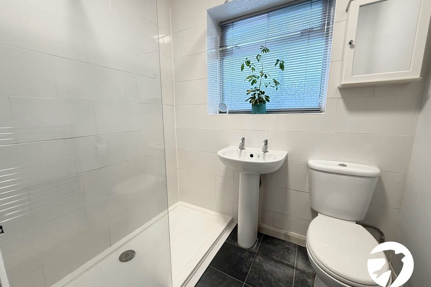 2 bedroom property for sale in London | Robinson Jackson