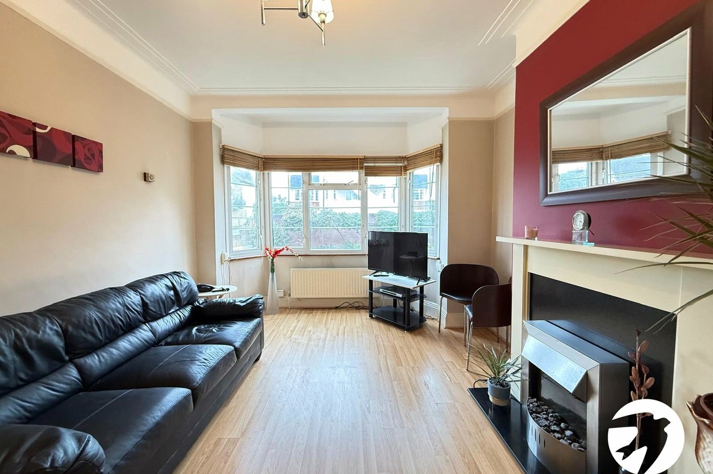 2 bedroom property for sale in London | Robinson Jackson